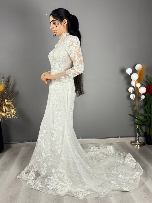 Floral Lace Long-Sleeve Bridal Gown