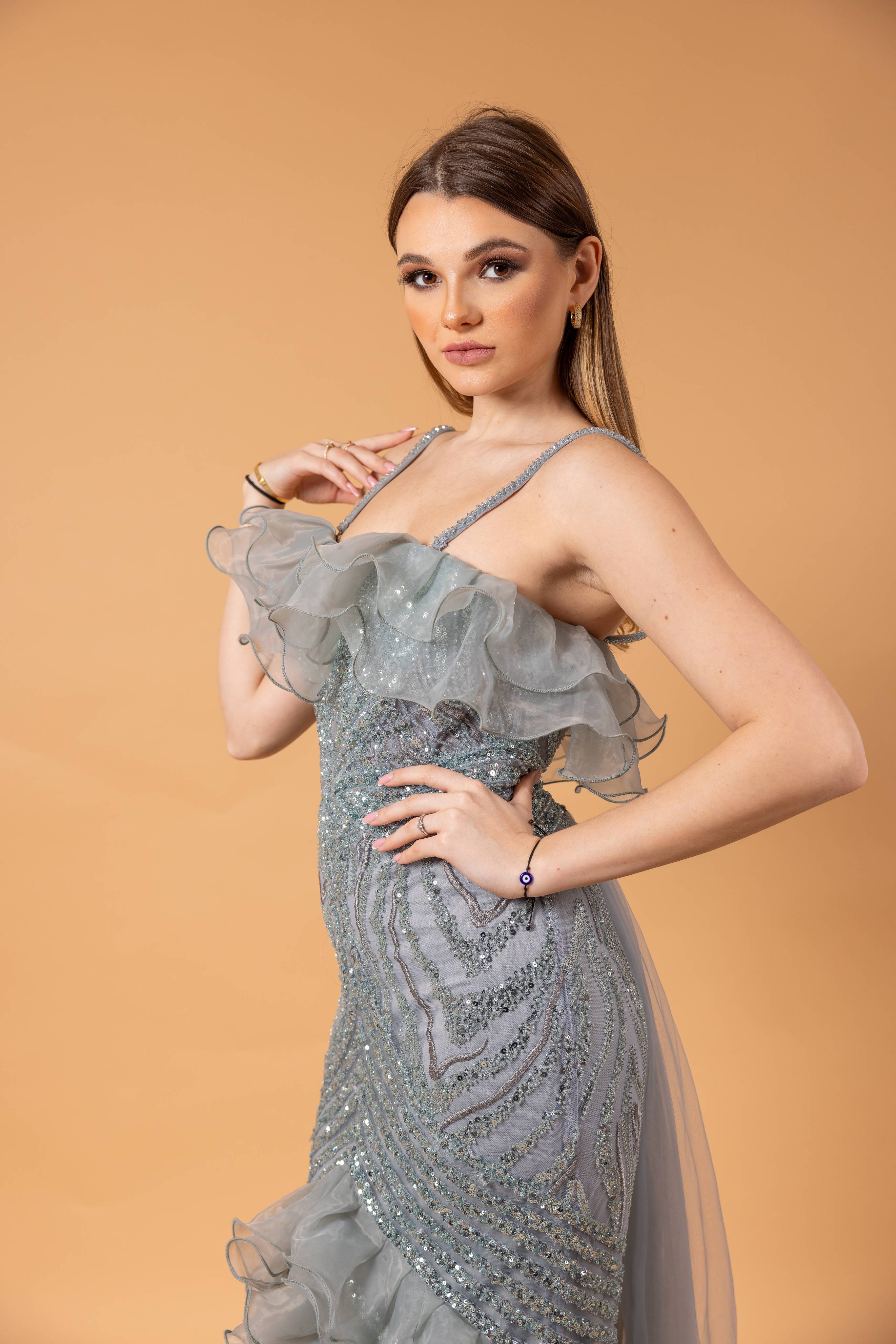 Glamorous Ruffled Mermaid Gown