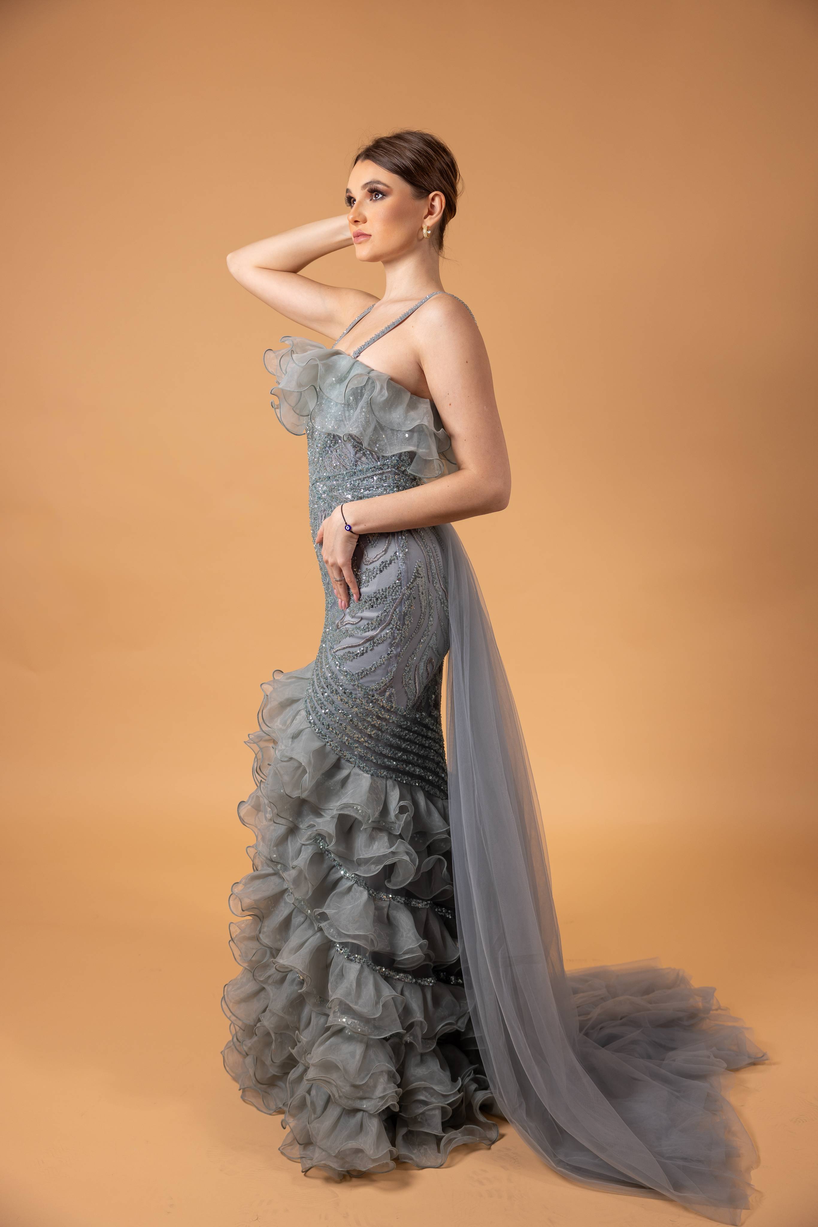 Glamorous Ruffled Mermaid Gown