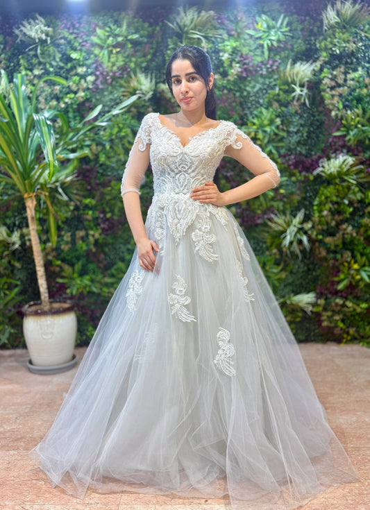 Elegant Lace Tulle Bridal Gown