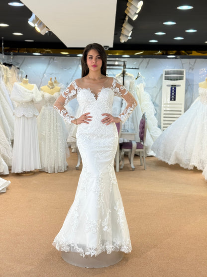 Elegant Lace Long-Sleeve Bridal Gown