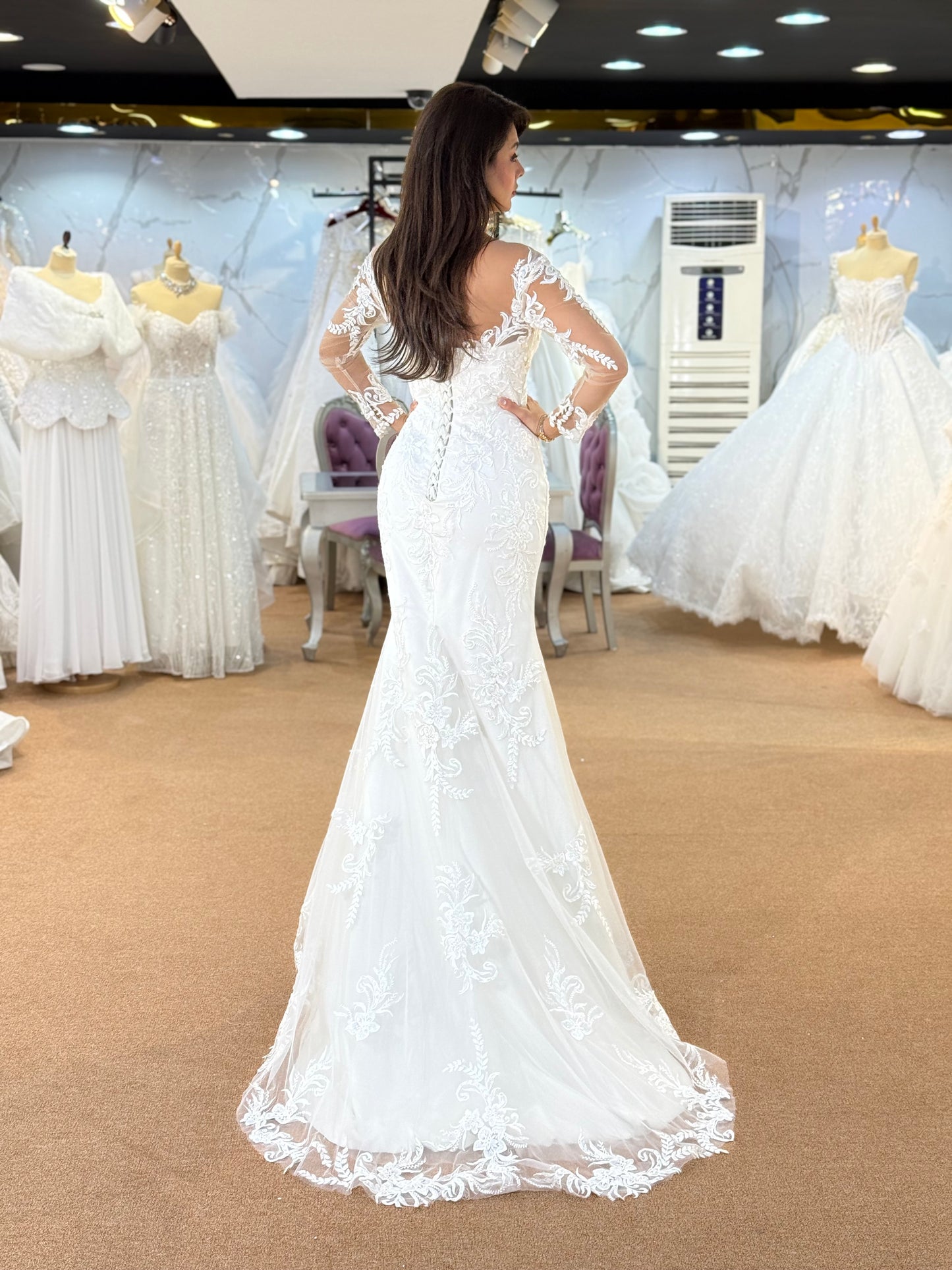 Elegant Lace Long-Sleeve Bridal Gown