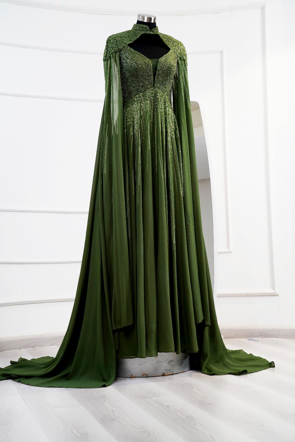 EMERALD ELEGANCE EVENING GOWN